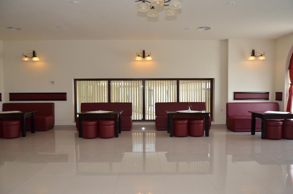 Hotel Restaurant La Conac Botiz Luaran gambar