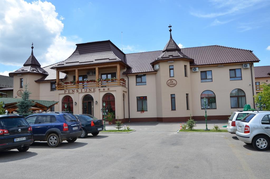 Hotel Restaurant La Conac Botiz Luaran gambar